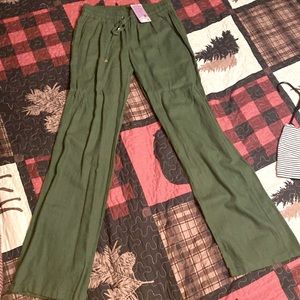 Green linen pants, size medium.